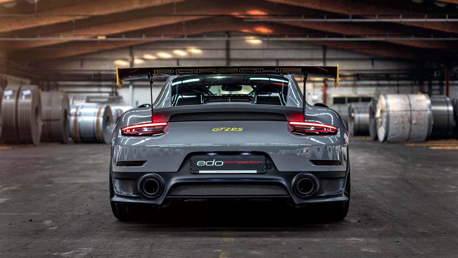 男泳健儿多点开花，高中公共澡堂有隔间么