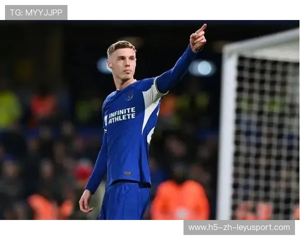 切尔西高位逼抢断球，帕尔默单刀推射入网