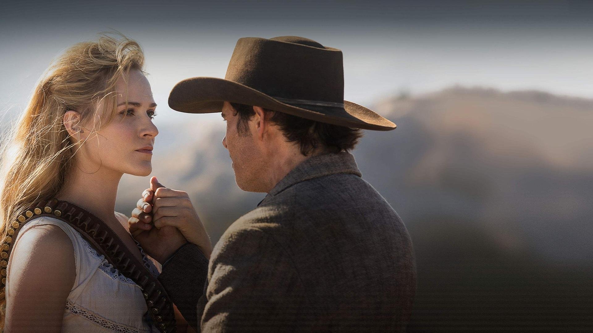 “高新体育中心健力赛:冠军之争白热化,选手拼尽全力”